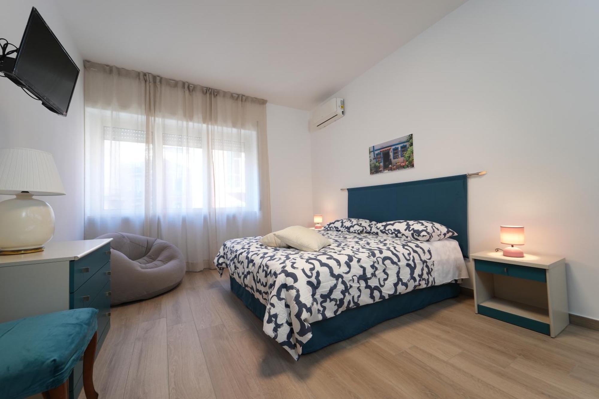 Panorama Vesuvius Affittacamere Guesthouse With Lift Near To Subway In Napoli Center Exterior foto