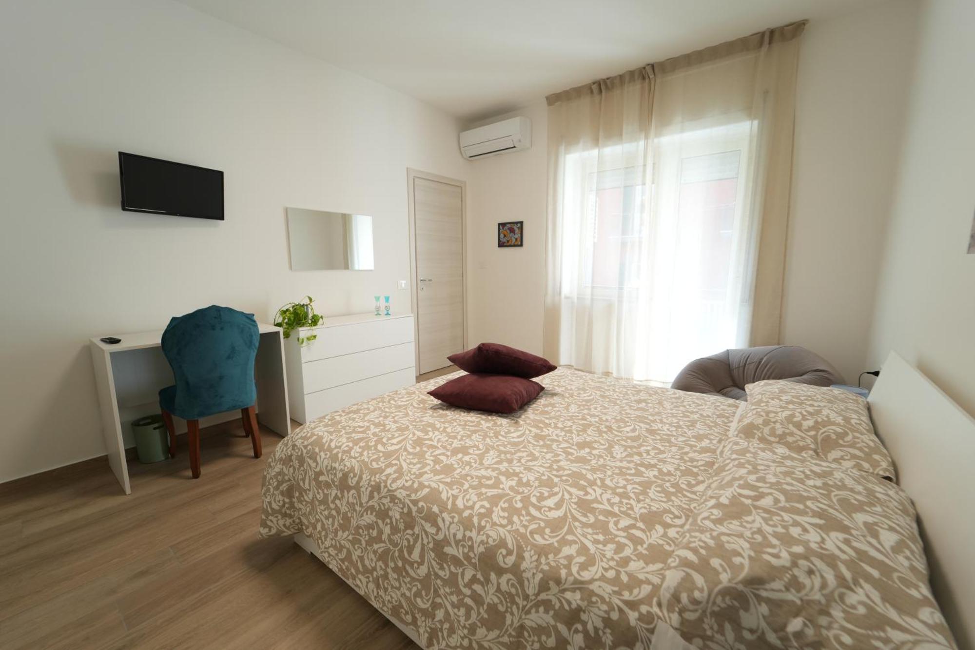 Panorama Vesuvius Affittacamere Guesthouse With Lift Near To Subway In Napoli Center Exterior foto